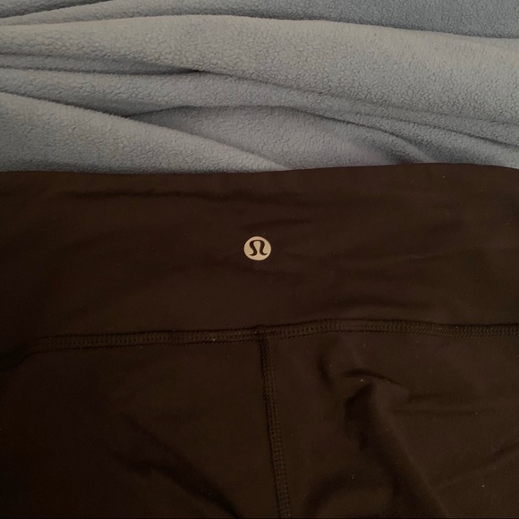 Lululemon Athletica Low Mid Rise Black Leggings - Picture 3 of 3